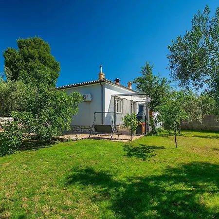 House Chill Out - Two Bedroom With Terrace Loborika