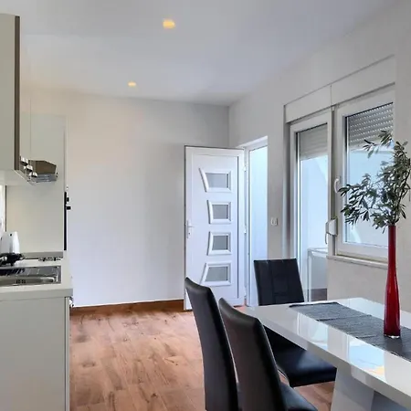 House Chill Out - Two Bedroom With Terrace Feriehus