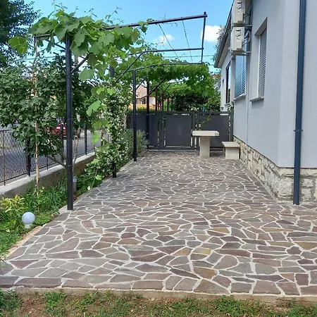 House Chill Out - Two Bedroom With Terrace
