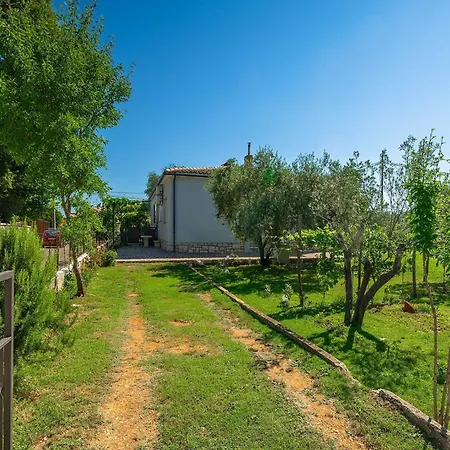 House Chill Out - Two Bedroom With Terrace Tatil Evi Loborika