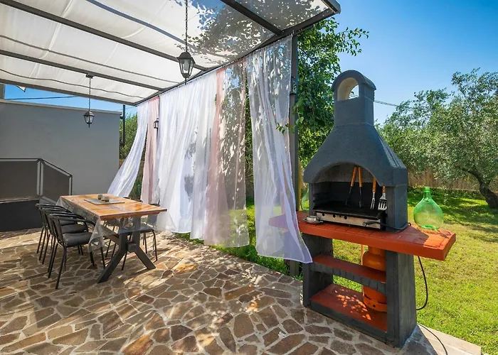 House Chill Out - Two Bedroom With Terrace Tatil Evi *