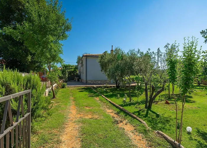 House Chill Out - Two Bedroom With Terrace Tatil Evi Loborika